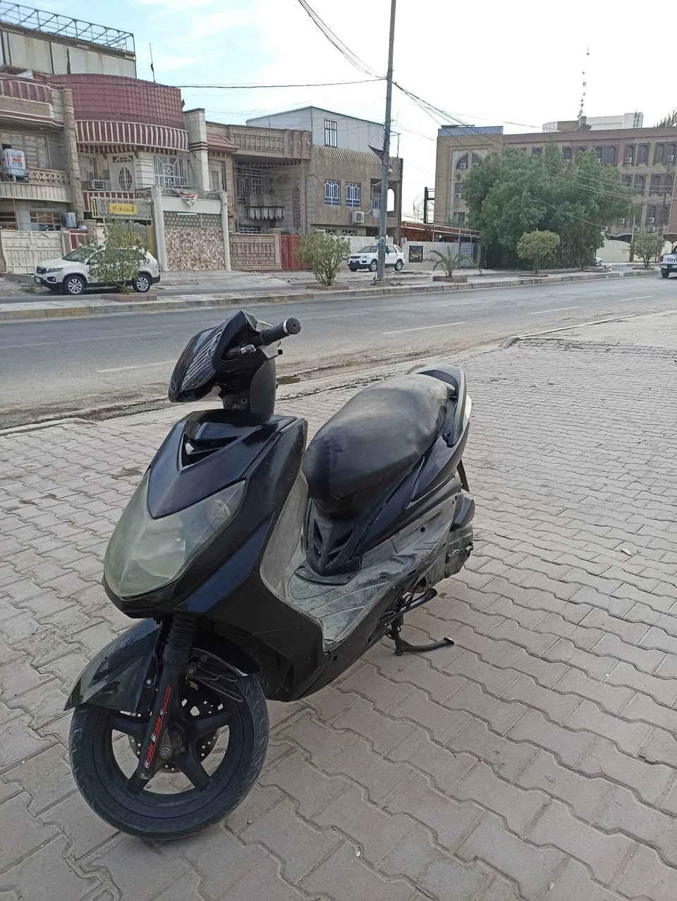 سكنس فحل كابريتر الدراجه مكينه جديده تخبل كفراتهه مختمه بيهه اماكن تكحيل كهربائيات كلهه شغاله بريكات الدراجه سلف وهندر سوادات كاملة شوفة عينك النضافه شادلهه عيون حمر عندك فقط كابريتر تجاري رايدهه ب650 وبيهه مجال قليل مكانهه الشعب حي التجار متوفر فقط واتساب ***********
