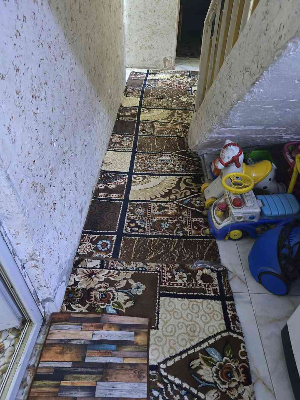 زوليه تركية بيجي وماروني قياس3في 4
100الف بيهه مجال بسيط 
زوليه نيلي وملونة قياس 2في3 65 وبيهه مجال 
كاربت مفصل 35بي مجال بسيط
مكاني حلة للتواصل واتساب***********
