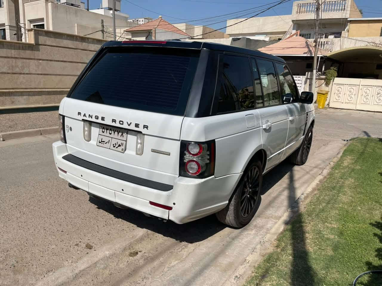 رانج روفر ٢٠١٢ فوگ سوبر جارج supercharged
 بعدها على وضع الشركة ماشية 155 الف كيلو بس

خليجي كفالة عامة عدا الدعاميات 
وبيهه بارد قليل كولش بقبق الصندوك وعندي سونار بيهه
 وكاله سردار معروفه مواصفات السردار تجي فول الفول بالمواصفات 
ادامة كاملة عليها 
المواصفات:
-سلايد 
-بصمه
-گيجات دجيتال
-٥ وضعيات قيادة
-خمس كاميرات مع كاميرا ٣٦٠ 
-رادارات امامي خلفي مع مانع تصادم و تحديد مسار 
-مراية جانبية قلاب مع الرحوع الى الخلف مع شفط مع انارة ترحيب مع رادار جانبي ونقطة عمياء
-دوسات كهرباء  
 -جامة امامية هيتر و بولورايز
-لايت زينون دايناميك مع اتجاه الستيرن
-بك لايت الد بلادي
-مقاعد امامي تحكم كهرباء مساج ميموري و تدفئة تبريد 
-مقاعد خلفية تبريد وتدفئه
برده مشبك خلفيه 
-ستيرن كهرباء تدفئة
-دبل سيدي چينجر اماميmp3 وخلفييdvd
مع اواكس و فلاش ريدر 
-سيستم صوت هارمان كاردون 
وبعد هواي مواصفات بيه
دوسان كهرباء ويه البيبان تنفتح وتنسد
-سيارة صفر مسج اعطال ولا گلوب مشتغل بيها
جوبلساته شغاله الحمدلله ومابيهه اي نقص 
مكان السياره بغداد 
السعر 13500 وبيهه مجال
***********
