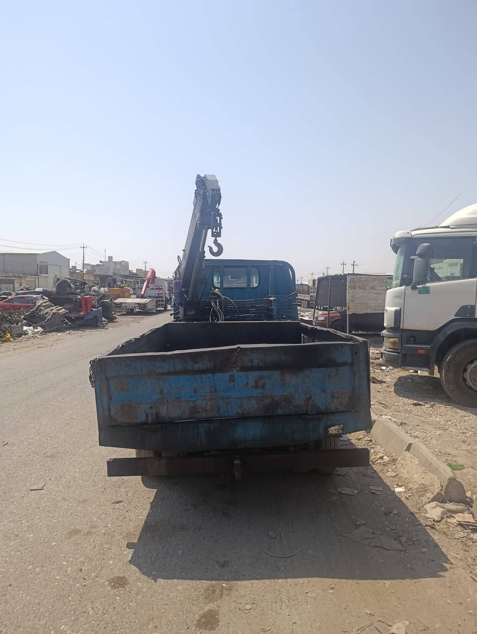 كرين دانيا موديل ١٩٩٥ سنويه ساقط رقم ديالى صاحبه موجود بدوز و كلشي بيه شغال كهربائيات و كلج و كرين ما بيهم عيب بس قمارة تعبانه هو حاليا يشتغل يوميا بصناعة  عنوان كركوك حي صناعة قديم سعره ٣٥ و بيه مجال 

 *********** واتساب 
***********واتساب
