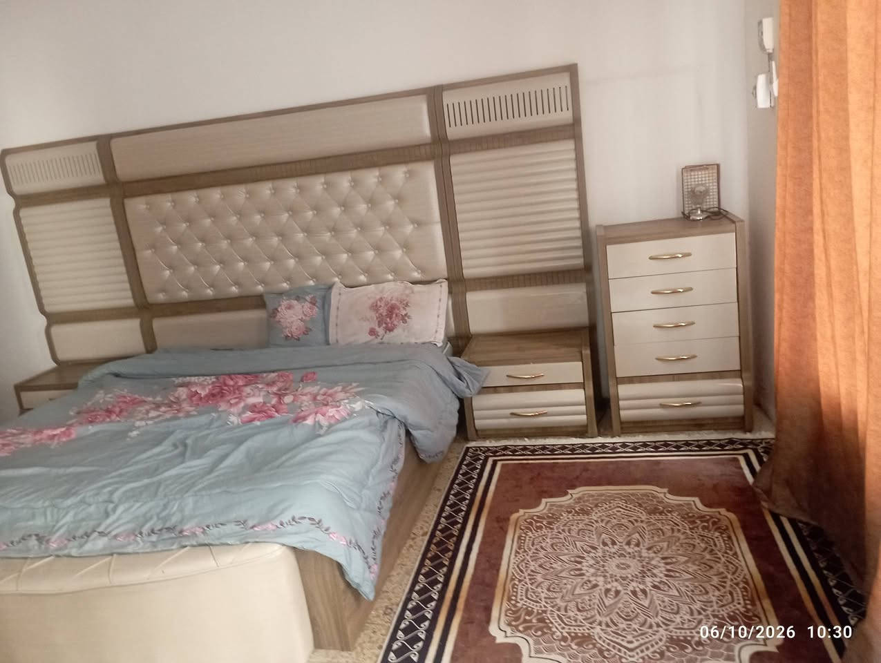 غرفة للبيع • غرفة اخشاب