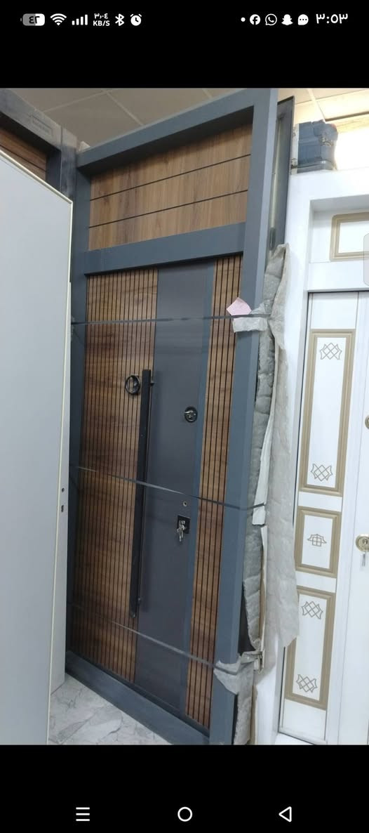 أبواب • قاصة
