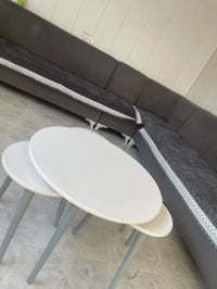 طقم كنب ١٠نفر • اسفنج ٣سنين • ٣ طاولات