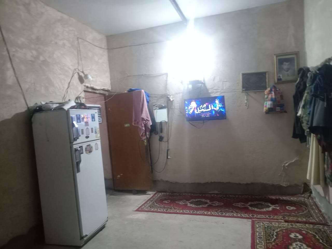 بيت للبيع بحي ميسان بشارع الزوار قرب اسواق الميالي المساحة(65) متر سقف سندويش والأرضية صبابة البيت عايزة ترتيبات السعر 15 وبي مجال
سند ٣٥
)
