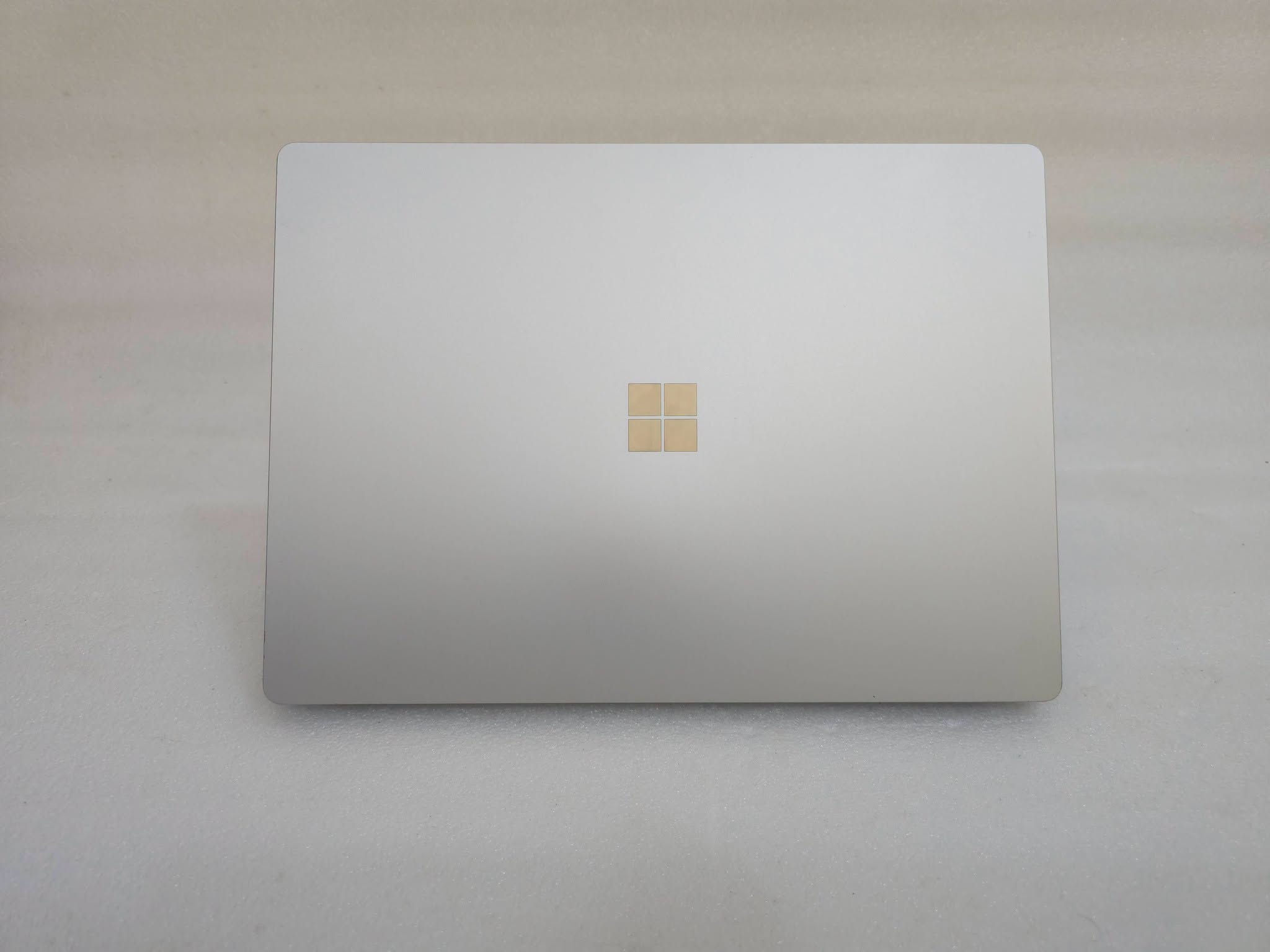 ✨ أناقة الـSurface… وحالة بطارية استثنائية.

🔥 Microsoft Surface Laptop 3

• 🧠 Core i7 – الجيل 10
• 💾 RAM 16GB
• 🚀 SSD 256GB
• 🔋 البطارية بحالة ممتازة جدًا — دورتان شحن فقط، يعني استخدام قليل جدًا للبطارية

💻 مناسب للدراسة والجامعة
📊 العمل والبرامج المكتبية
🌐 التصفح وتعدد المهام
💻 البرمجة
📂 الاستخدام اليومي والملفات

🤍 جهاز أنيق وعملي من سلسلة Surface، بمواصفات مرتبة وحالة بطارية مميزة جدًا.

💎 Surface Laptop 3 — اختيار أنيق، عملي، وحالته تحچي عن نفسه.

🔥 **Core i7 | RAM 16GB | SSD 256GB | بطارية بدورتين شحن فقط**

💰 سعر منافس!
🚚 توصيل لجميع محافظات العراق
🛡️ ضمان 10 أيام
📩 للاستفسار راسلونا خاص أو واتساب على ***********
