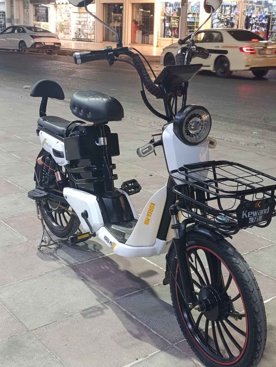 ماطور شحن حجم 20 اخو الجديد نظيف جدا بطاريات جديد بشرط المكان اربيل هفلان سعر 280الف ومجال 
*********** وتس اب أربيل, العراق
