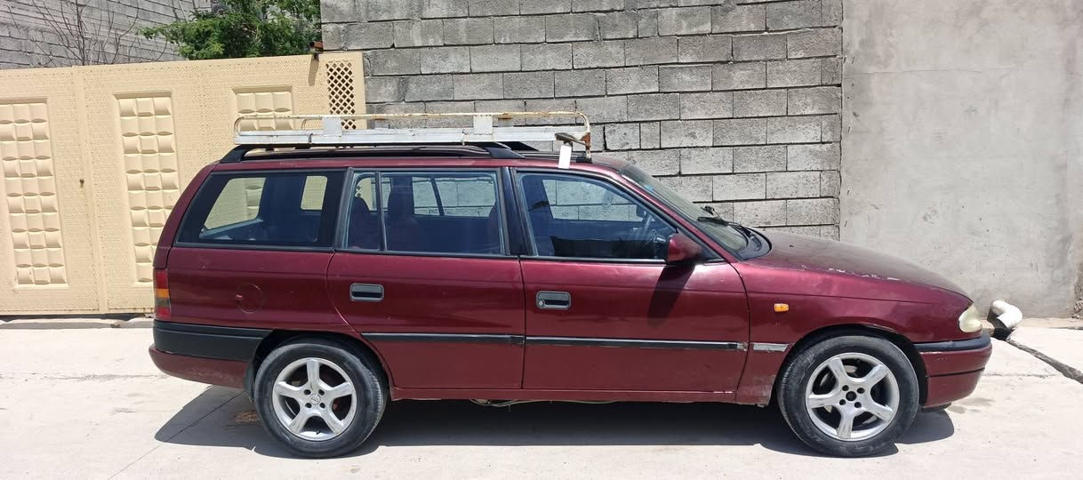 اوبل استر
موديل 95
دواير ودوسات ما مصلح 
محرك 20 بشرط لا صرف ولا نفخ 
كير تومتيك 
كهربائية شغاله 
رقم الهاتف 
***********
***********

