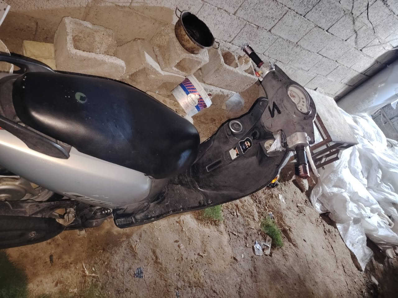 دراجه فله دراجه نضيفه خير من الله دراجه وراقه كامله دراجه نقص بس جملغ مال تير الخلفي بس دراجه موصله هواي نزله مكاني وره صيطره مال شعب *********** سعر ٦٥٠

