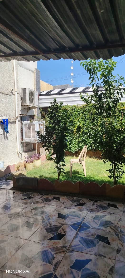 دور القاعدة • ٦ غرف • مطبخ وحمام خارجي