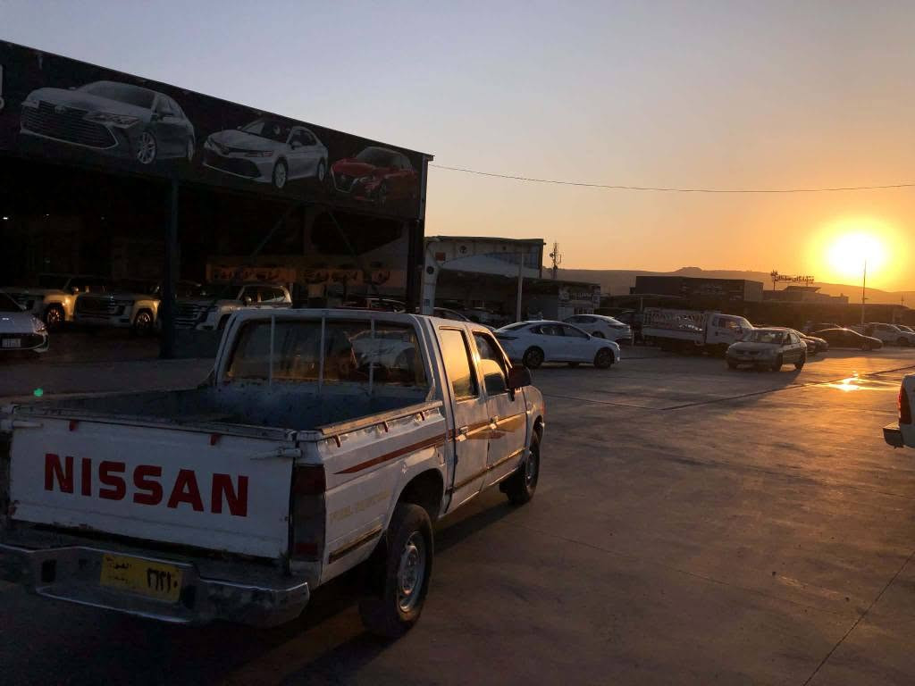 نیسان پیکاب بۆ فرۆشتن 
مۆدێل 1990
گێڕوومەکینە بەشەرت
ئەسل بەشەرت 
ئاڕمی پلاستیک 
کارەبای و هەموو گیانی بێکێشەیە
ماڵی کاسپی و بارە 
سعری خوار هەموو بازاڕ 18 گەڵا قفڵ و کۆتاییەکەی بۆ مەعامەلە چات مەکە 
مشتەریت وەرە سێریکە جوابی نامە نادەمەوە یان تەلەفون بکە .
***********
*********** السليمانية, العراق
