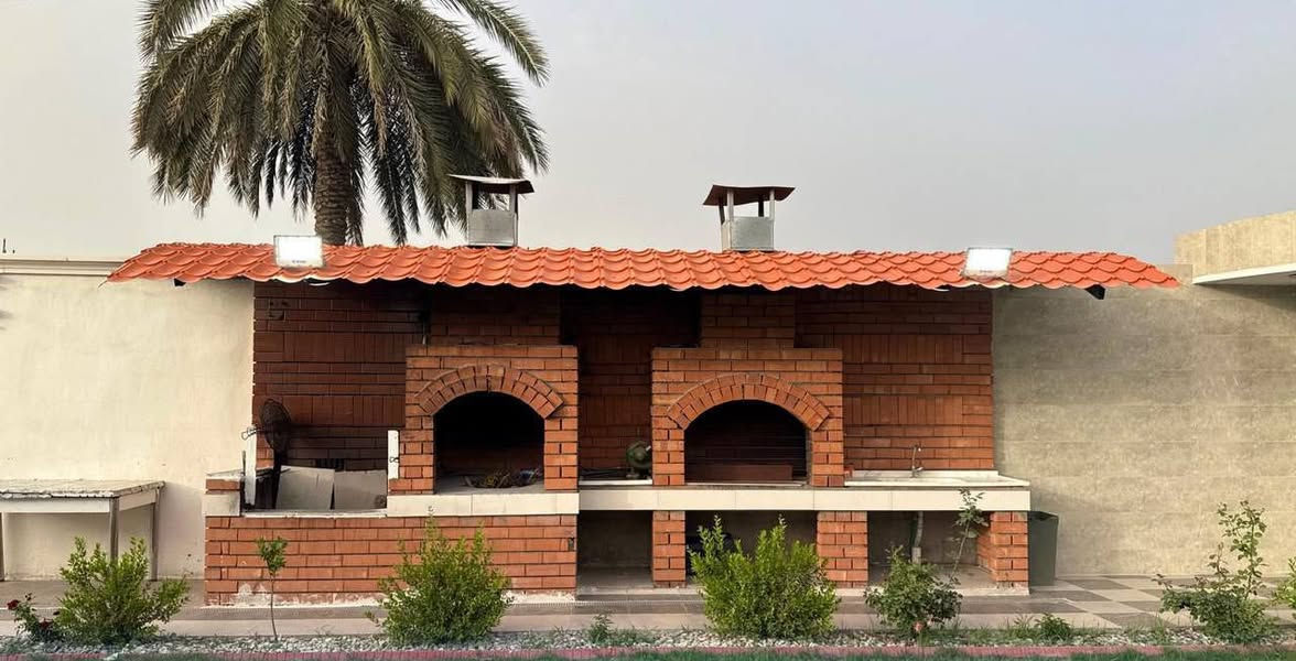 منتجع🏝️vip
موثقه بتطبيق اجرلي 
***********
يتوفر كافة وسائل الراحة 👏🏻
مسبح كبير🏊🏻
مسبح صغير🏊🏻‍♀️
غرفتين نوم وصالة كبيرة مكيفة🏘️
مطبخ داخلي 🥘🍚
شواية سمك و كافة ملحقاته🍖🍗
مراجيح🎡⛱️مع العاب للاطفال 
منضدة 🏓 
فيشة 🕴🏻🕴🏻
بليارد🎱

🔹شبكة انترنت 📶
🔹كهرباء 24 ساعة💡

📍موقع المزرعة صلاح الدين قضاء بلد

للحجز اتصل☎️***********
