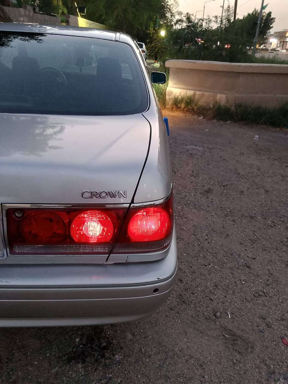 سلام عليكم سياره جنون ملكه البيع او مراوس حسبه قناعه سياره جهازه من كلشي تبريد وي سويج مكينه وكير كسر كارتون سياره ناعمه تاكل شارع  الغرفته جلد سياره متعوب عليه  كهربائات كله شغاله  تخم سماعات قضاء القرنه *********** ((32))
