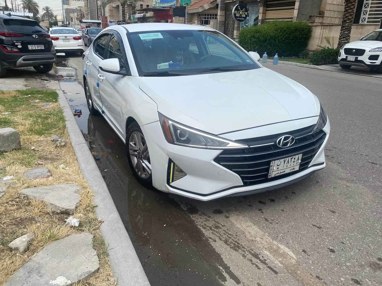 سلام عليكم من رخصه الادمن المحترم للبيع النترا وارد موديل ٢٠٢٠ نص مواصفات ماشيه ٣٣ الف ميل صور الحادث مع السونار موجوده مع الصور مغلفه بالكامل عارضها ١٣٨ورقه السياره موحوده بغداد حي الجامعه للتصال ***********
