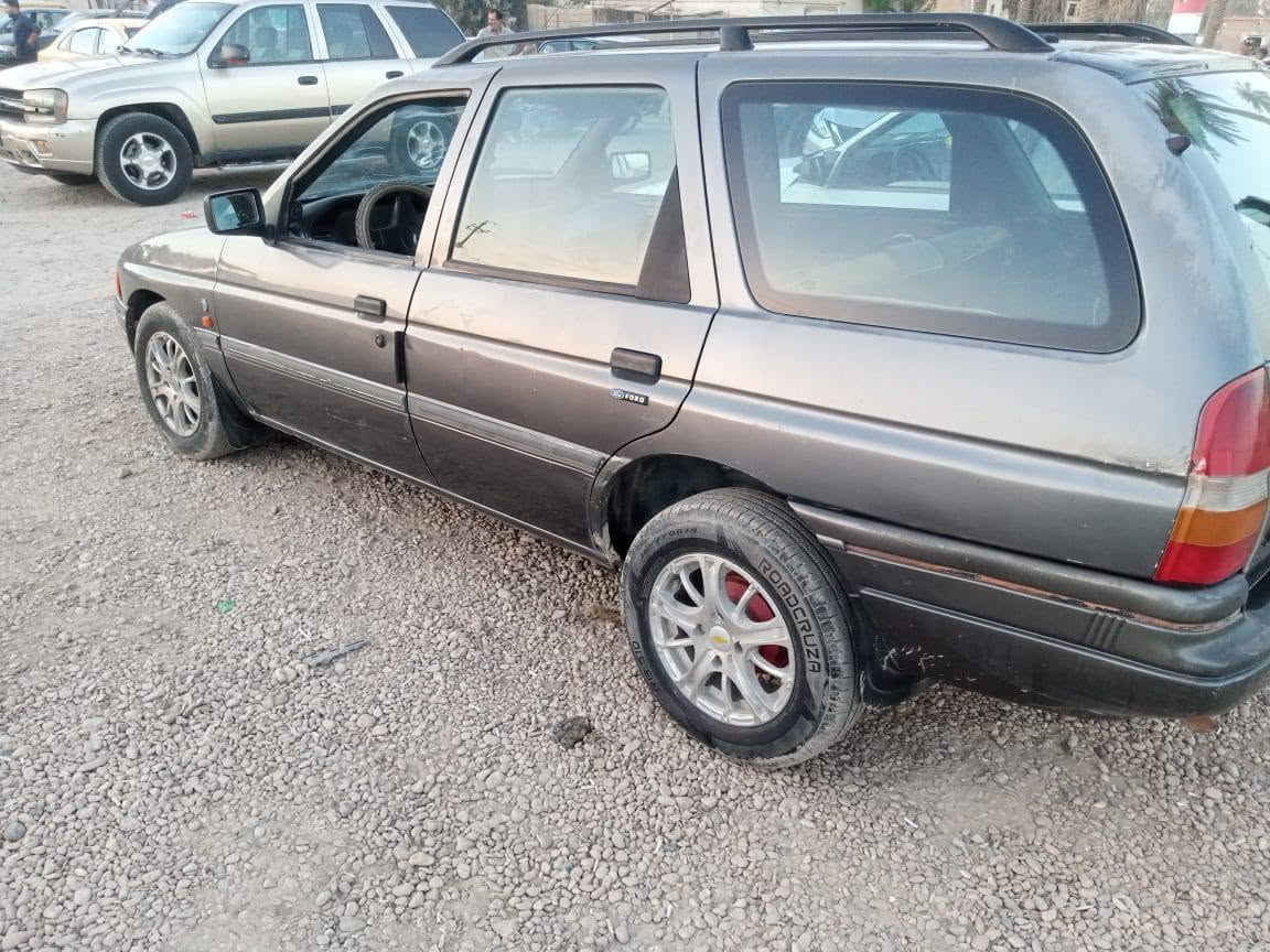 السلام عليكم اخوان فورد سكورت باسمي سنويه لل 2031 كشره بلادي بيه شويه خياس بالجاملغ الخلفي محرك بي تبخير من القبق فقط لا تنقيص ولا يصعد دهن عالبلكات كير عادي صدره كلش زين تايرات خلفي جديد والامامي نص عمر سعره 20 وبيه مجال مكانه بغداد ابو غريب الخاص مفتوح رقمي ***********
