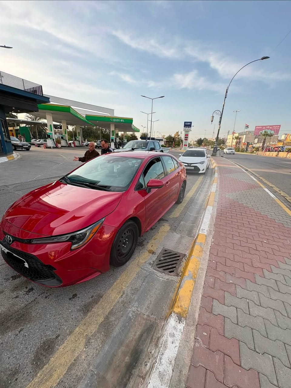 سلام عليكم للبيع  كورلا موديل 2020 وارد امريكي موصفات  Leسياره بيها بونيت صبغ وجاملغ طرف سايق مبدل بلادي نفس لون وسياره ماشيه 91 الف السعر 141وبيها مجال وسياره باسمي تحويل مباشر مكان سيارة كركوك رقم ***********

