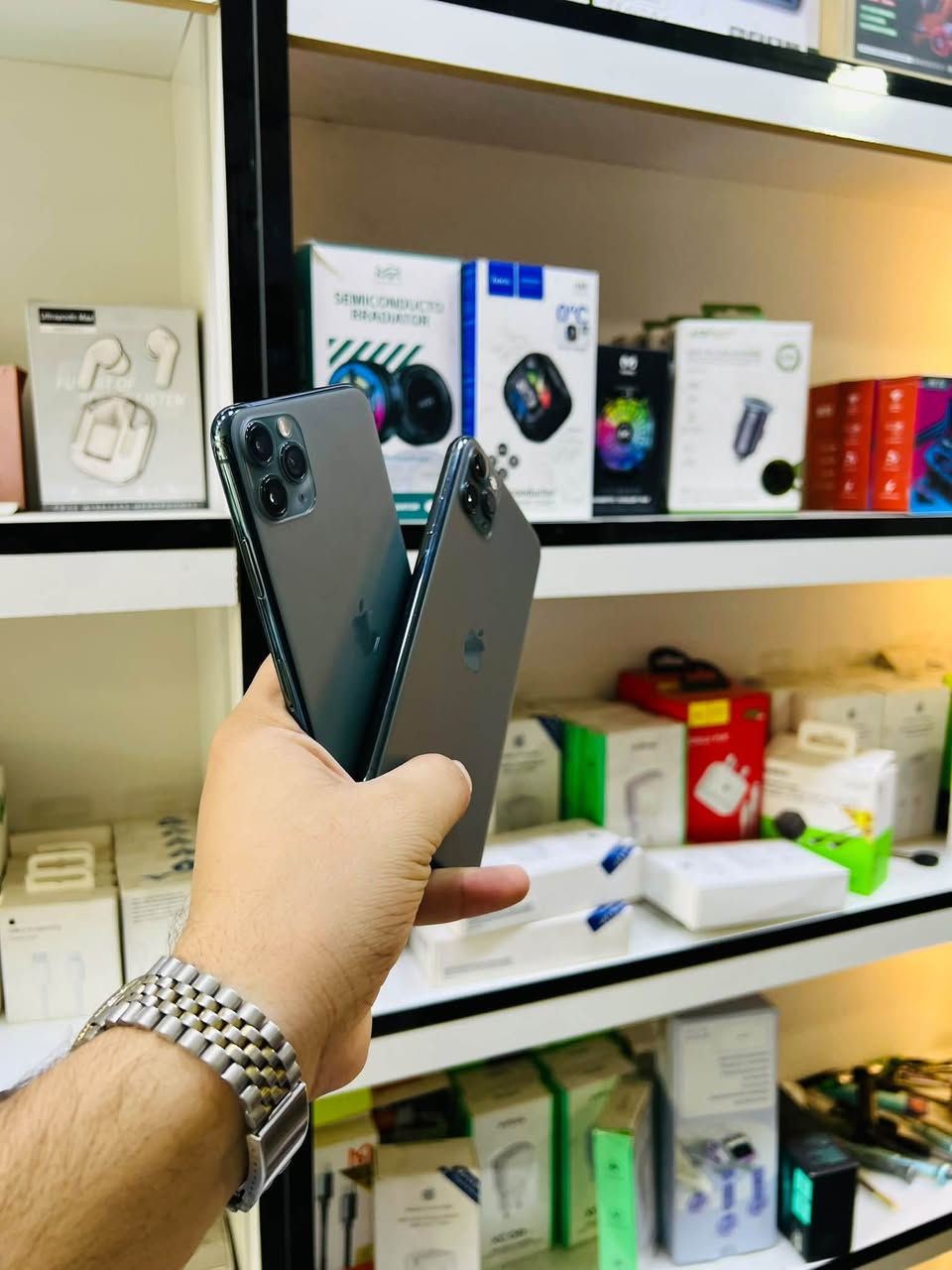 آيفون ١١ برو ماكس • ٢٥٦ • زيتوني