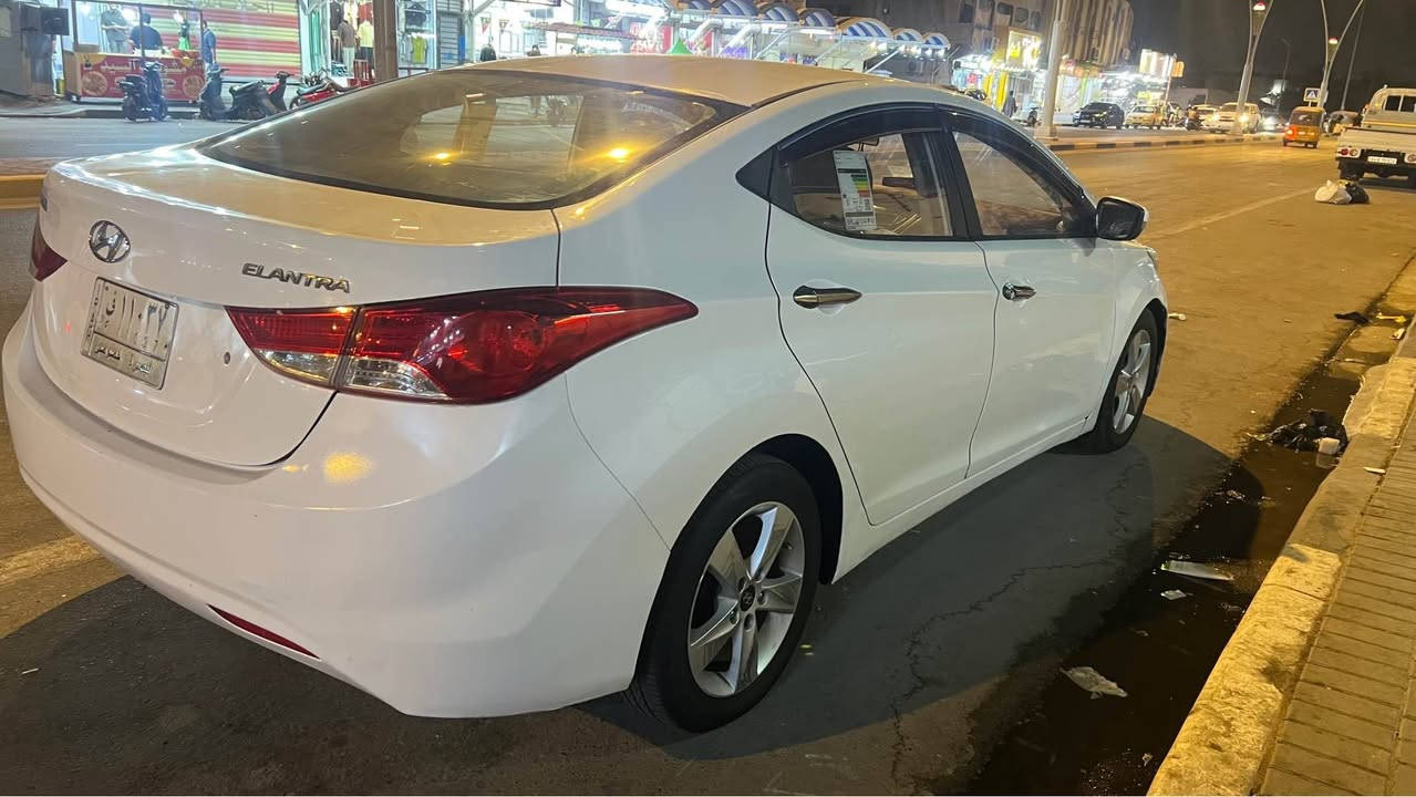 النترا وراد خليجي موديل ١٣ مكفوله بيه مدكر أمامي مبدل والباقي كفاله السعر ٩٤ وبيه مجال *********** Singapore
