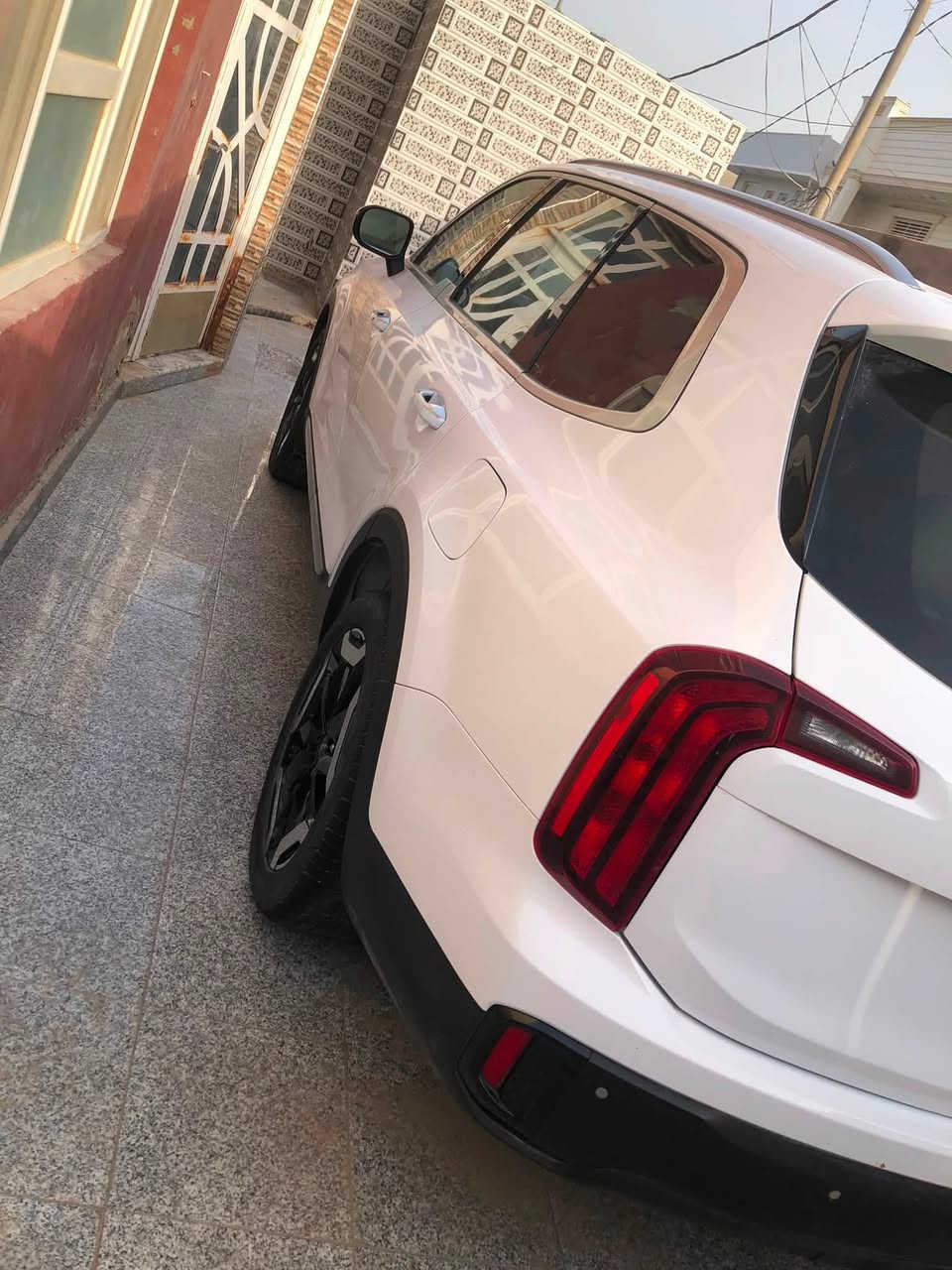 للبيع او المراوس
كيا تيولورايد موديل 2024
 فئة:S
ضررها نص قبق جنطة صبغ بدون تبديل ولا ايرباك
بصمة 
تشغيل عن بعد
كشن منفصل VIP
كشن جلد 
داخل صحراوي 
٤ وضعيات قيادة 
اشاره ب المرايا 
رادار امامي خلفي جانبي 
تحكمات ستيرن فول 
شاحن لاسلكي + منفذ شحن مع كل كشن
اوتو هولد 
هاند بريك كهرباء ، مانع انزلاق ومنحدرات 
حساس خلفي 
ويل ٢٠
٣ قطع تبريد
اطفاء ذاتي 
وتيولرايد معروفه مواصفات S بعد
ماشيه حاليا ٦٥ الف km قابل للزياده 
للبيع او المراوس السعر ٢٨٢ مع مجال بسيط 
مكان السياره الديوانية 
للتواصل والاستفسار اكثر على الرقم 
***********
