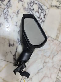 مراية جانبية جهة السايق امريكي اصلية السعر ٧٥ الف ٠٧٧١٦٦٦٤٨٤٠