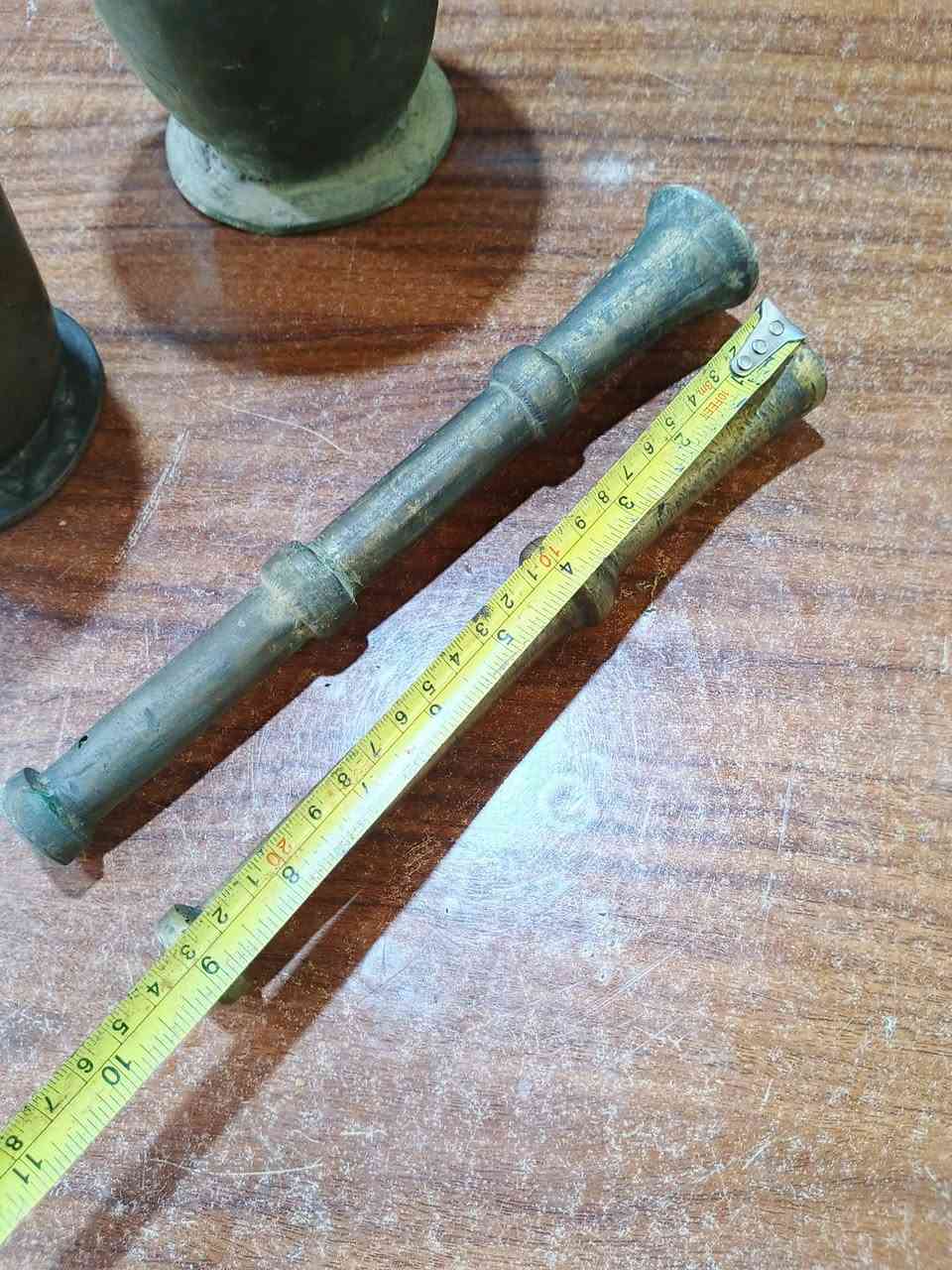 السلام عليكم هاون قديم البيع العداد 2 السعر الثنين 125الف العنوان كراده شارع النضال مجاور مستشفى بغداد اهلي تلفون ***********
