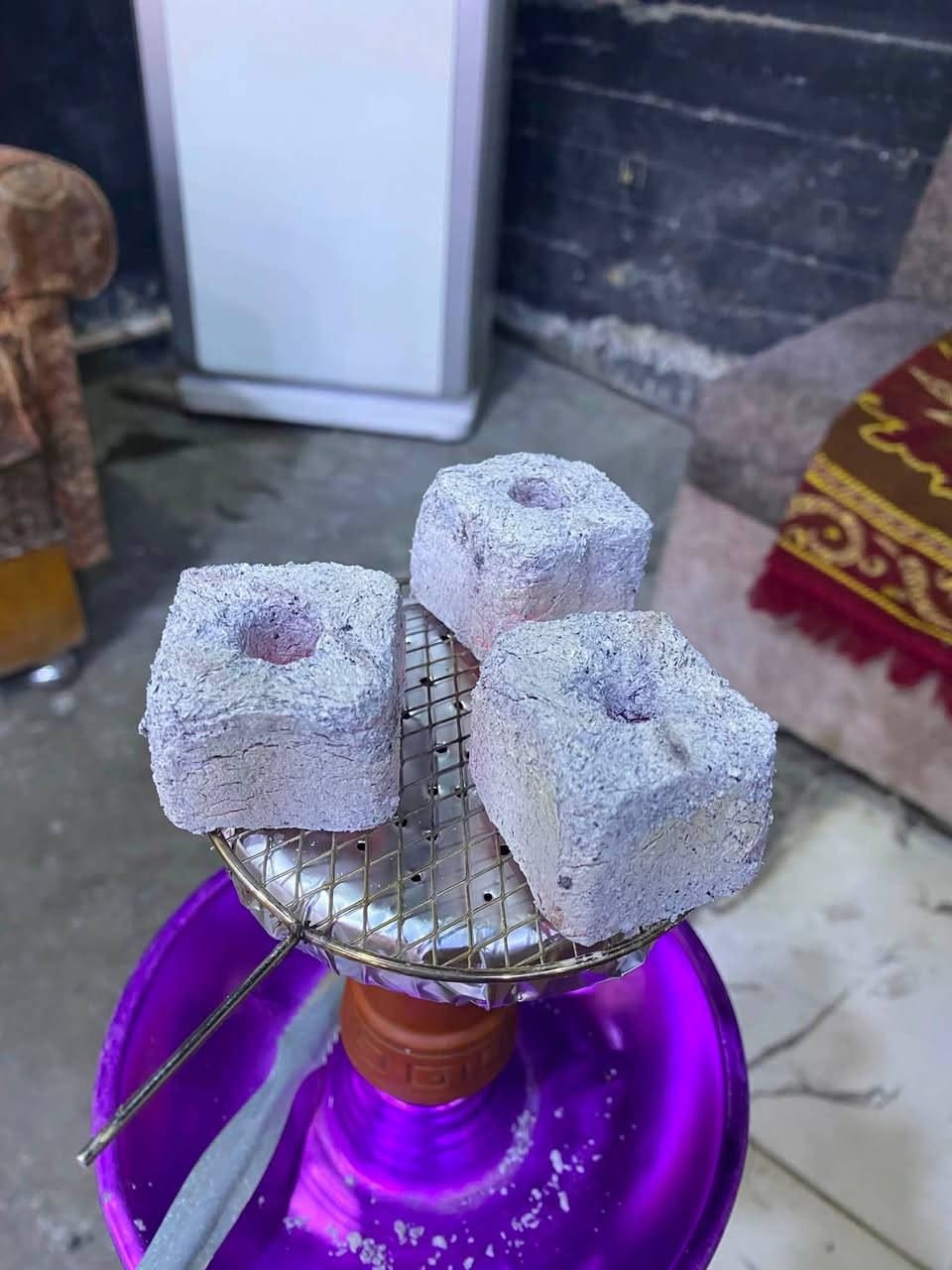 على بركة الله
السلام عليكم 

الى اصحاب الجمله ومحلات الأراگيل تم وصول وجبه  من (فحم البامبوالصيني)

البيع فقط جمله  ومفرد وبأسعار مناسبه جداً الوزن (١٠) كيلو 

و(12) كيلو

الخصائص التي يفضل فيها فحم البامبو على المنتوجات الاخرى هي 

١-تكوينه طبيعيه فهي طبيعيه تماماً ولا يدخل في تركيبه اي مواد كيمياويه اخرى أو شيئ أخر لهذا فهو لايغير طعم ورائحة النرجيله 

٢- عديم البخار والرائحه ولهذا فأنه لايسبب الدوخه والم الراس 

٣- رماده المحترق يبقى عليه ولا يتناثر على الارض 

٤- يستمر حرقه لمده طويله وبدون اخماد ( مدة اشتعاله اكثر من ساعاتان وبدون اخماد ) 

٥- فحم بامبو لا يحتاج الى تكرار التغيير والتبديل مره ثانيه

للحجز 

***********
