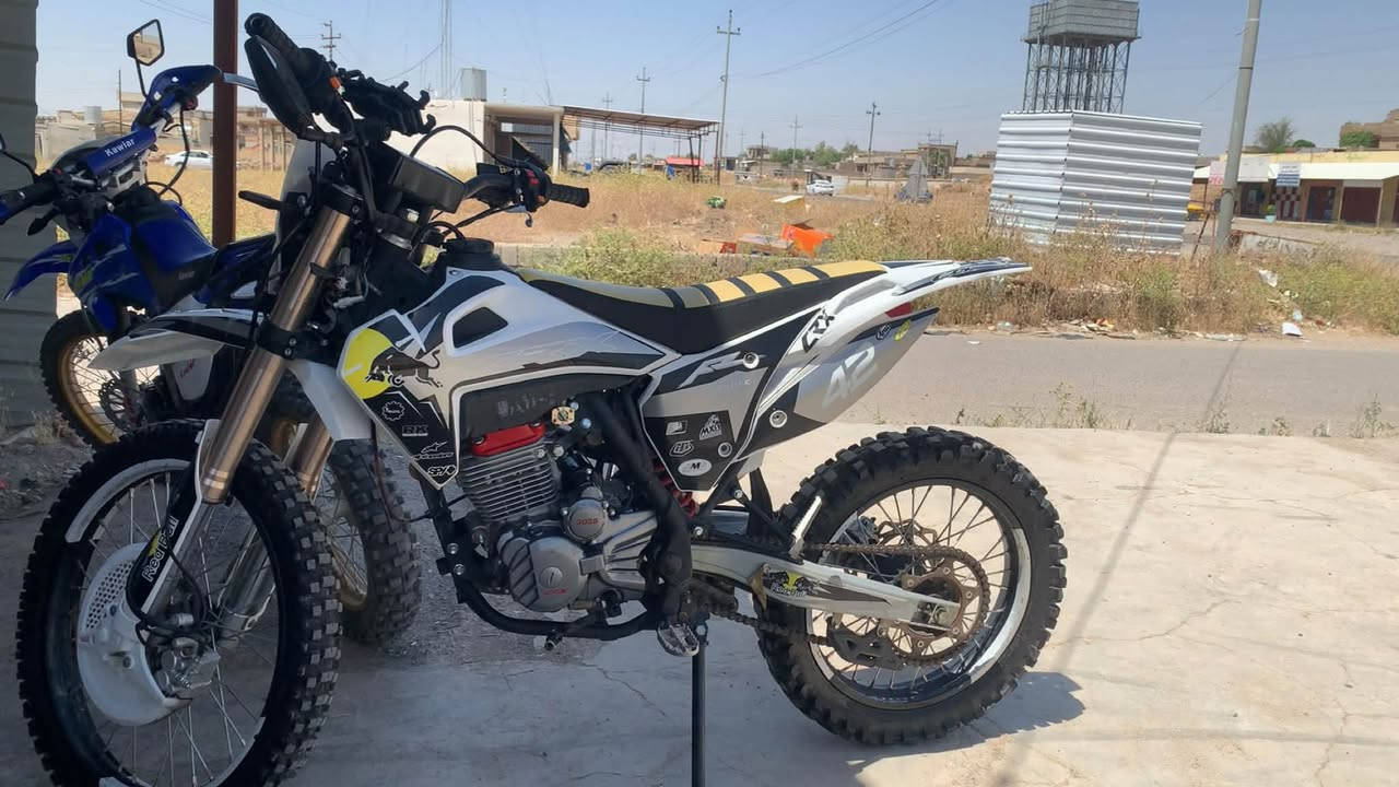 السلام عليكم قفاز للبيع crx 2025 محرك 350 الموطور نضيف درجه أوله الدراجه تشتقل بس تطفي اله ناريتو قويه بس يشتقل و يطفي هاذا خللو بس السعر مليون 75 وبيه مكاني جنوب الموصل قرية الحود مجال الشراي يتصل او يدخل خاص *********** تحياتي
