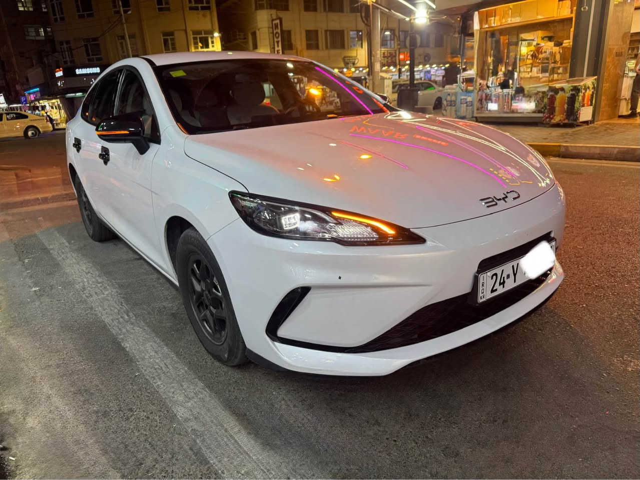 BYD 05 سيل
داخل كريمي
بصمه
بريك اوتو
بطاريه حجم ٥٥ كم
ماشيه ٢٩ الف كيلو
مكان دهوك
سعر ١٣٦ مجال 
*********** دهوك, العراق
