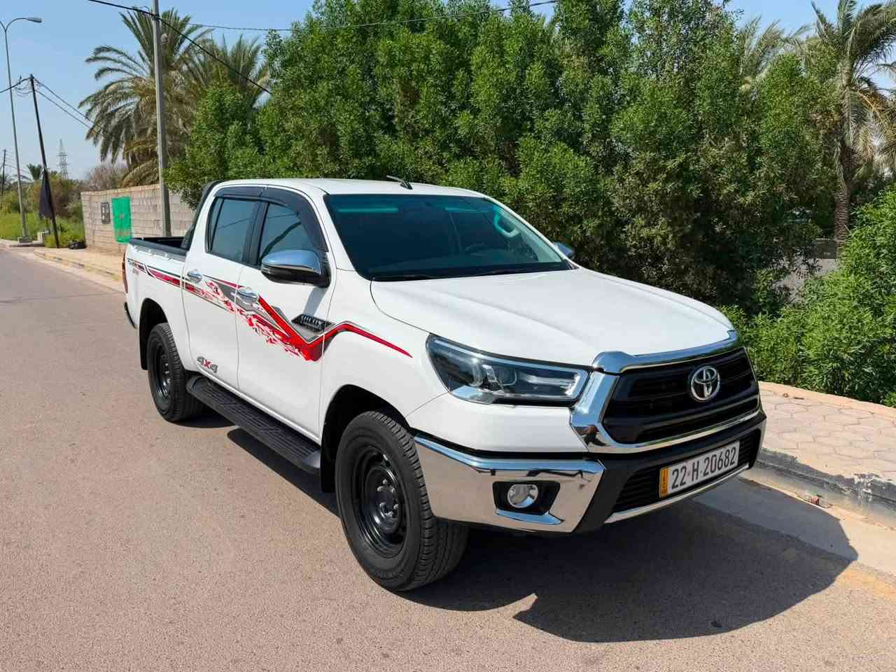 السلام عليكم 
تيوتا هايلوكس فور ويل ساز للبيع 
2024 
مكفوله كفاله عامه ما عدى الي موضح بل سونار بارد كلش بسيط 
مسحوب بيديار 
رقم ربيل دولي 
كير عادي 
كشنات تدفئه تبريد 
سعر 275 وبيه مجال بسيط 
***********
***********
