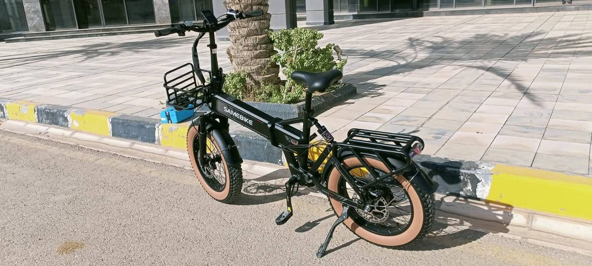 المكان : النجف 
الموبايل : ***********
السعر : 900,000

نص مكتوب في الصور:
- SAMEBIKE دراجة كهربائية من شركة watt.ebike.iq
- الموديل: XWLX09-II
- اصدار: 2024
- المواصفات:
- الهيكل مصنوع من الألمنيوم
- قابل للطي و مقاوم للماء
- دبل أمامي ميكانيكي
- دبل خلفي هايدروليكي
- التاير حجم 20*4 inch
- وزن الدراجة 33.5Kg
- تتحمل وزن 150Kg
- بريك أمامي دسك هايدروليكي
- بريك خلفي دسك هايدروليكي
- گیر خلفي شيمانو 7 سرع
- السرعة تصل الى 45Km
- الماطور (الملف) 1000W
- البطارية ليثيوم أيون 48V, 15Ah
- ثلاث انظمة:
- 1- شحن ➡ تقطع مسافة 40Km
- 2- بايدر مساعد ➡ تقطع مسافة 100Km-130Km
- 3- بايدر
- لايت أمامي و خلفي LED
- شاشة عرض معلومات ملونة 3.5 inch LCD + منفذ شحن USB
- متوفر حصرياً لدى
- متجر واط للدراجات|| Watt Bike Store
- جملة مفرد
- التوصيل الى جميع محافظات العراق 🚚
- للحجز والاستفسار التواصل في الخاص