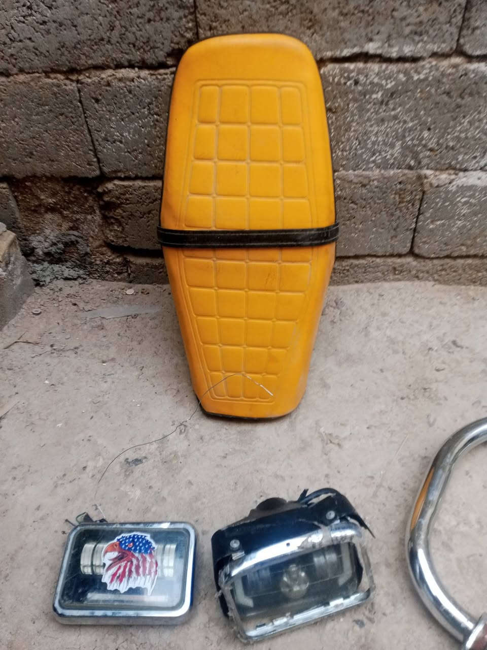 للبيع العنوان الرمادي الحوز 
***********

