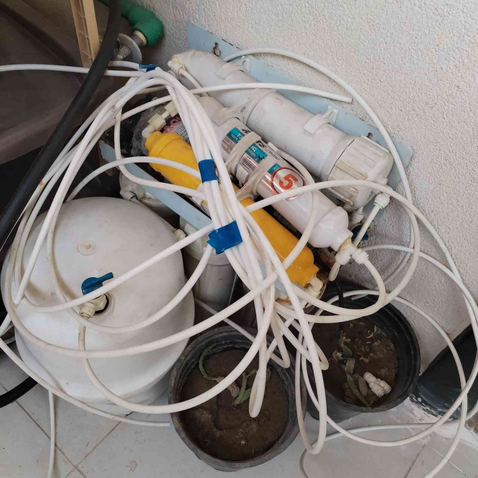طباخ خد اربع عيون شغال بالكامل نظيف والفرن يشتغل 
للبيع فلتر كامل نظيف وشغال مابي اب شي 
العنوان بغداد بمجمع ريحانه قرب مجمع بسمايه 
رقم الهاتف ***********
