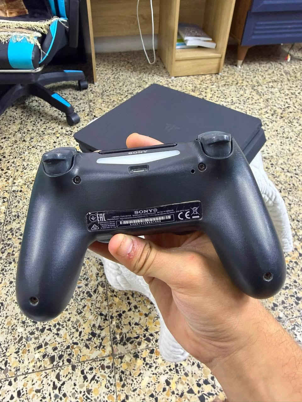 سلام عليكم بلي 4 سلم اون لاين نص تيرة(500) مامفتوح ولا مصلح جهاز نضيف ويا pes2019 يدات ثنين تجاري ووحدة اصليه ولعبة  بس يرادلها تصليح الكير والr2 الجهاز بدون باكيت سعرة 200 مكاني بغداد حي الاعلام 

***********
