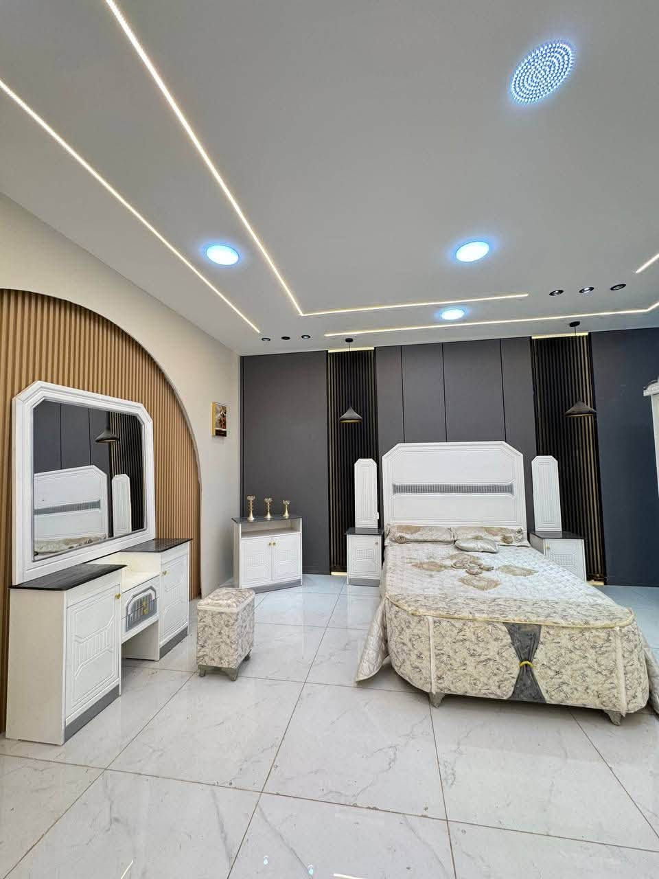 السعر // ٩٥٠فقط مع شركه زين العابدين  لاثاث😍
  رقم الواتساب wa.me/***********

🔅تفاصيل الغرفة المرمري  ....

 خارج ٤ملم ام دي اف 🔺
وداخل معاكس ٣ملم 
صبغ حراري  درجة اولى 

عدد القطع  ٧ قطع 😍
🔺1 //جرباية  قياس  ١٦٠ × ٢٠٠ 
🔺//ميز جانبي ايسر قياس ٥٠
🔺2// وميز  جانبي  قياس ٥٠
🔺3// زاوية ارتفاع مترين عرض ٨٠
🔺4// وميز بلازمه  
🔺5//وميز مراية ارتفاع مترين عرض ١٢٠
🔺6// وكنتور ٦ باب  ارتفاع مترين و١٥ طول ٣ متر و١٥

القطعه الثامنة حسب الطلب شازلون
سعرها ٥٠ الف ❤️

(توصيل مجاني مركز بغداد )
التوصيل يشمل الشد مجاني 🔥
(اطراف ٥٠)
باقي المحافضات حسب البعد
انتباها انتباها⁉️⁉️ودخلون معانا في مسابقه في نهايه شهر الفائز يستلم قيمه ماديه (٥٠٠)الف❤️🩷
⁠#غرف_نوم #أثاث_عراقي #غرف_نوم_تركية #تجهيز_عرسان⁠.
