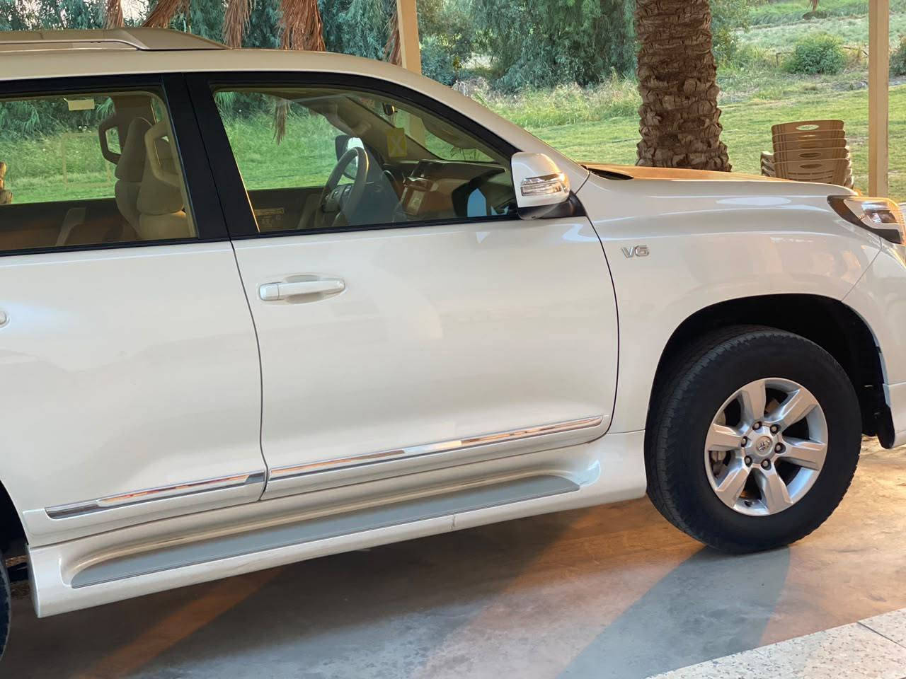 السلام عليكم  برادو للبيع 
موديل ٢٠١٦
محرك ٦ سلندر 
ماشيه ١٠٠الف اخت الزيرو سياره جديده كلش
ضرر جاملغ وشويه من البنيد بدون دواخل 
السياره خير من الله محرك وكير ما مفتوح بيها برغي 
للاستفسار ومعرفة سعر السياره الاتصال على الرقم ***********
