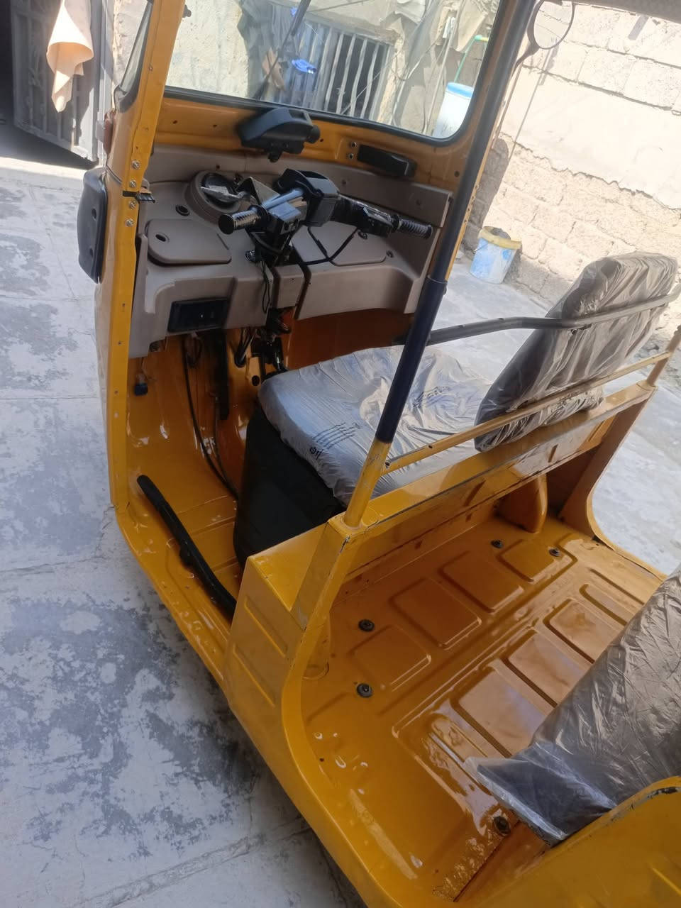 شباب أقررررر منشور عدل واتتتتتتصل
2019 داخله بل 2020 رقم 
رقم وسنوية بغداد انگليزي #مباشر عقد مروري 
كشرهه مكفول من ضربه وصبغ ومعجون فقط دوسات على حديد 
مكينه مفتوحه مكفولة من شرگ وتنقيص وتبخير ولاكسن ونضوح شرط جيب وياك فيتر يفحص 
مكاني بغداد الرشاد 
رقمي ***********
