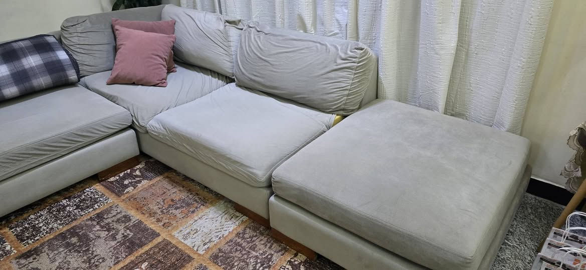 تخم ديوان تركي للبيع كوشات كلها تلبيس حتى الكعدة 250 الف المكان زيونة للاستفسار الاتصا على الرقم ***********
