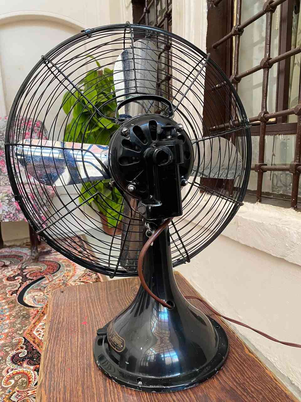 ‏بنك قديم
‏للبيع 
‏سعر على خاص
***********
