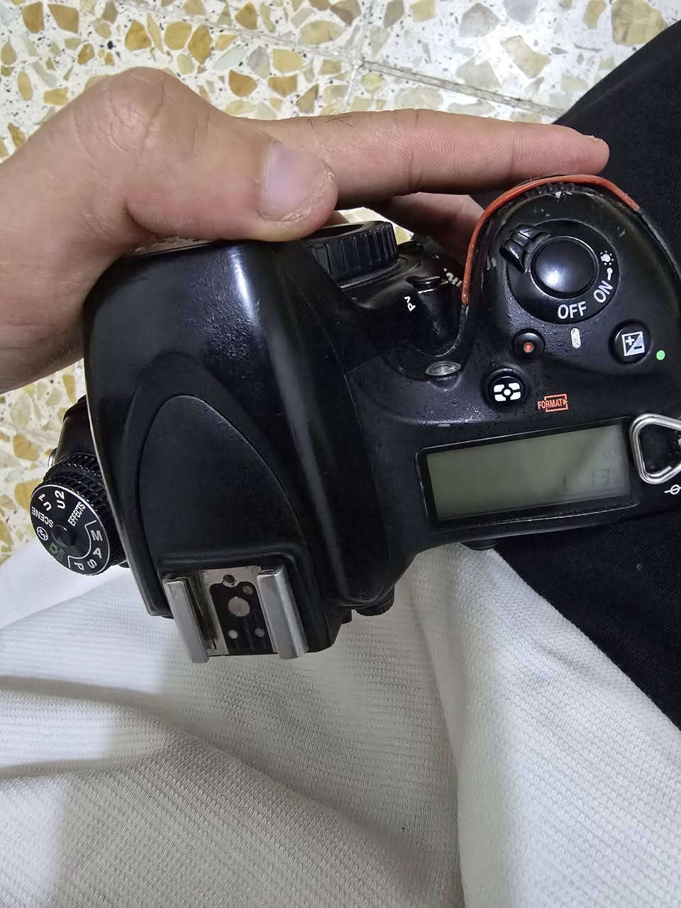 للبيع 
نيكون 750 
عدسة 200_70
عدسه 120_24 

للتواصل واتساب ***********
