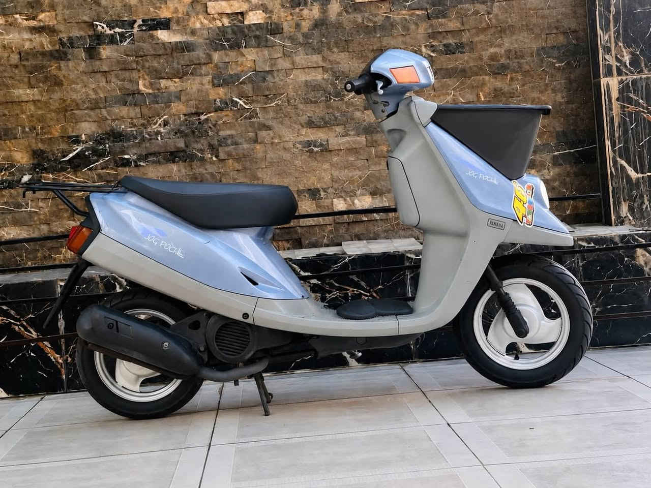 🛵 ياماها (Yamaha) لوک لوک سفر زیرو بل کارتون حجم ٦٠ — بدون أي نقص، كلشي بلاد!
يا ولد، دراجة حيل نظيفة وما تصرف، للبيع:

⚙️ المواصفات:

 المحرك: ما ملعوب بيه، كبس بلاد وعلى الشرط.

 الأغراض: الكابريتر، الصنصة، الشوتة، الفيت مبم، والدعاميات كلهن بلاد (لا بيهن فطر ولا كسور).

 الكهربائيات: شغال من الدعامية للدعامية، الدشبول والأجهزة كلهن شغالين.

 الإضاءة: شديله لايت زينون حيل قوي.

 التايرات والبريكات: التايرات جُدد (لوك)، والبريكات كلش مضبوطة.

📝 ملاحظة: الدراجة ما مغيرة بيها أي قطعة، جاهزة للفرة وما بيها أي مشكلة (ما شاء الله).

💰 السعر والتواصل:

 السعر: (450الف دينار)

 رقم التليفون: 📞 ***********

 المكان: 📍 كركوك - شورجة (قريب على مطعم حمة ناصر)

✨ المهتم ويحب يشتري، يتصل بينا وتدللون. ✨

🇯🇵🇯🇵🇯🇵🇯🇵🇯🇵🇯🇵🇯🇵🇯🇵🇯🇵🇯🇵🇯🇵🇯🇵

🛵 یاماها (Yamaha) ماتۆڕەکە لۆک لۆکە بەشەرتی ناو پاکەت قەبارە ٦٠ — بێ کێشە و بیلادی!

کڕیارانی بەڕێز، ماتۆڕێکی زۆر خاوێن و بێمەسڕەف بۆ فرۆشتن:

⚙️ تایبەتمەندییەکان:

 مەکینە: دەستکاری نەکراوە، کەپسی بیلاد و بە شەرت.

 پارچە بیلادییەکان: کابریتەر، سالۆنسا، شوتە، فیت پەمپ و کفری هەمووی بیلادین (بێ شکاوی و بێ درز).

 کارەبایی: تەواوی گیانی ئیش دەکات، دەشبول و ئامێرەکانی کاران.

 ڕووناکی: لایتی زینۆنی بەهێزی بۆ بەستراوە.

 تایە و بڕێک: تایەکانی لۆکن و بڕێکەکانی زۆر مەزبووتن.

تێبینی: ماتۆڕەکە هیچی نەگۆڕدراوە، ئامادەیە بۆ لێخوڕین و هیچ کێشەیەکی نییە (ماشاءالله).

💰 نرخ و پەیوەندی:

 نرخ: (450 هەزار دینار)

 ژمارەی پەیوەندی: 📞 ⁠***********⁠

 شوێن: 📍 کەرکووک - شۆرجە (نزیک چێشتخانەی حەمە ناصر)

✨ هەرکەسێک ویستی پەیوەندیمان پێوە بکات، لە خزمەتدائین. ✨
