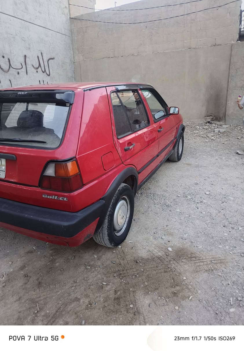 كولف موديل ١٩٩١ 
محرك ٠٫٣ أربعة كير 
طخم وحدادية كلو جديد 
محرك وكير هم بشرط 
السعر ٣٥ وبيها مجال بسيط 
***********

