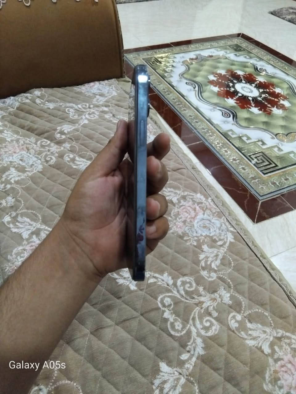 سلام عليكم جهاز أيفون 12 برو ماكس
جهاز مبدل شاشه وكاله كدامك مبدل بطاريه وكاله 
جهاز نضافته 70/100 
مراوس بجهاز ألتراS23 
أو بيع سعر 550 بي مجال 
مكاني ديالى تقاطع الوجهيه لاتكلي تعالي مكان تريد تعال 
لاتصال ***********
