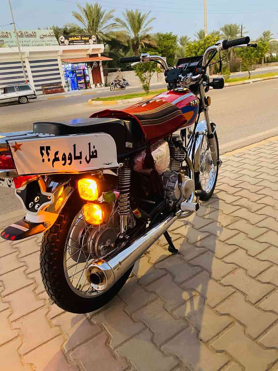 السلام عليكم دراجه للبيع تعمير جديد موديل 2017شاصي ارشا شرط كفاله من فيلاس اوراق اصويلي وحته منفيس بيهن وكلشي موضح بلفيديو الشراي يتصل ويدلل وبلعافيه عل تصير من نصيبه ***********
