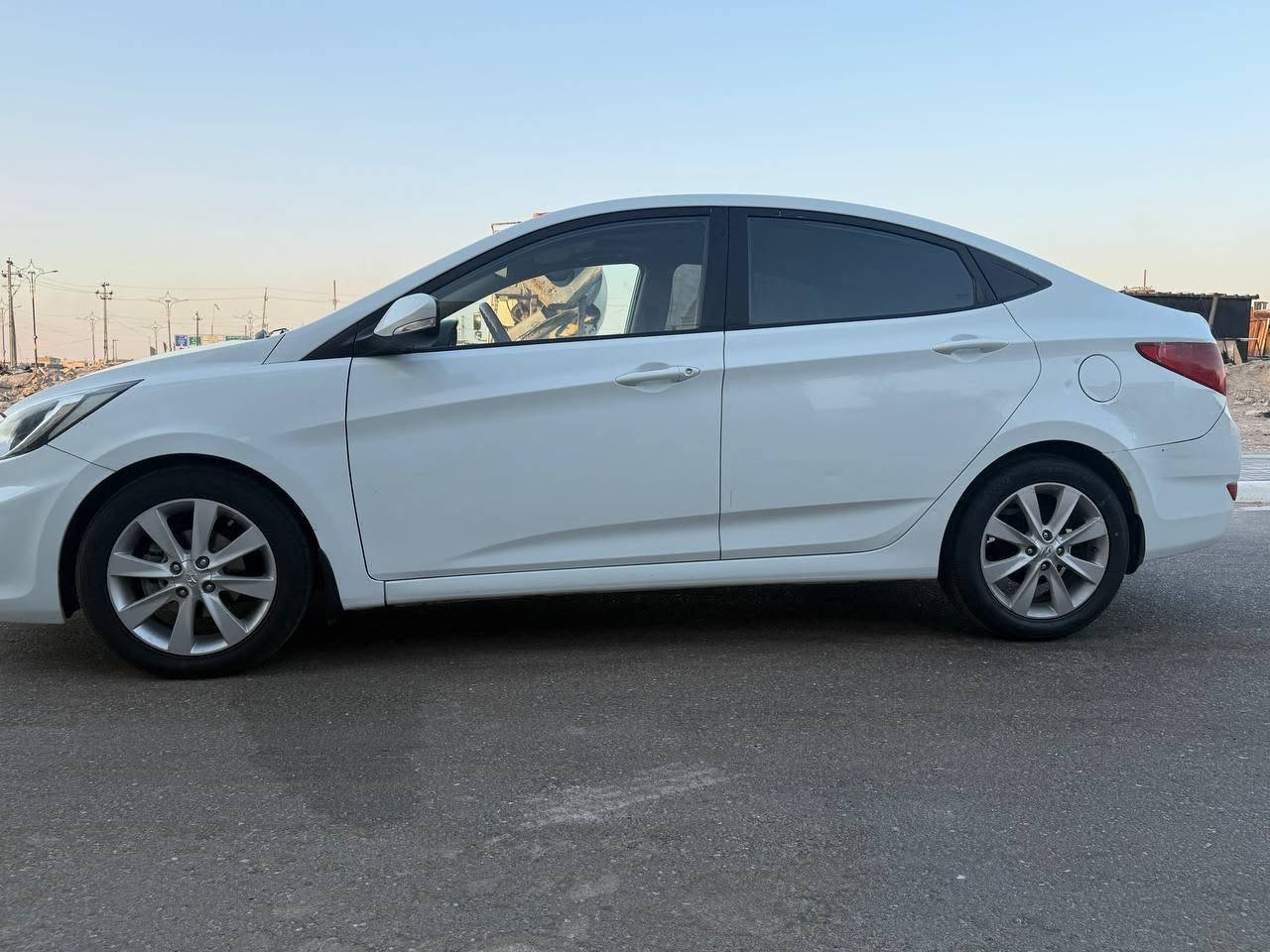 اكسنت  ١٤ خليجي  بصره كفاله من الضربه والصبغ  ماعده طخه بسيطه بالجاملغ الامامي مبين بالصور وباقيه على وضعه
مكينه دوش ١٦٠٠ دبل قطره بسمي سنويه ال ٢٠٣٠ سياره فول مواصفات
تنته شاشه 
تحكم استيرن
كامره دواره 
اشاير بالمرايه
مكينه والكير صار اقل من سنه من شديتهن
باتري جديد
تخم تاير جديد صار يومين من شاده 
حداديه ٧٠ بالميه
السعر ٩٣ وبيه مجال عنواني البصره الكزيزه ورجاء الموشراي لايتصل  
***********
اكسنت  ١٤ خليجي  بصره كفاله من الضربه والصبغ  ماعده طخه بسيطه بالجاملغ الامامي مبين بالصور وباقيه على وضعه
