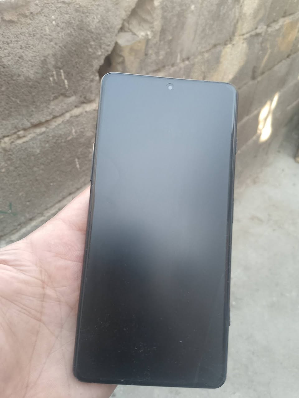 للبيع أو المراوس: Redmi K40 Gaming (نسخة الألعاب)
الموديل: Redmi K40 Gaming

المساحة والتخزين: 256 جيجابايت

الرام (RAM): 8 جيجابايت

المعالج: ثماني النواة (تردد يصل إلى 3.0 جيجاهرتز) قوي ومخصص للألعاب

الواجهة: MIUI Global

حالة الجهاز: الجهاز بحالة ممتازة ونظيف جداً، أداء سريع وسلس جداً بالألعاب والتصفح والتقليب.

تفاصيل البيع والاتصال:

السعر: [أدخل السعر 170 الف

المراوس: متوفر المراوس مع جهاز أحدث أو بنفس المستوى حسب الاتفاق

المكان:  / بغداد/ تقاطع درويش/ قرب سوق المعالف

للتواصل: عبر الخاص أو واتساب على الرقم:***********

نص مكتوب في الصور:
- جميع المواصفات
- ذاكرة RAM
- ٨,٠٠ GB
- المعالج
- ثماني النواة أقصى ٣,٠ جيجاهرتز
- إصدار Android
- 11 RP1A.200720.011
- إصدار MIUI
- MIUI Global
- 12.5.6 مستقر
- 12.5.6.0.0(RKJCNXM)
- يث أمان نظام lroid
- 2021-05-01
- الطراز
- M2012K10C
- إصدار النطاق الأساسي
- MOLY.NR15.R3.TC8.PR2.SP.V1.P38
- حول الهاتف اسم الجهاز Redmi K40 Gaming التخزين مستخدم 29.5 جيجابايت/256 جيجابايت إصدار MIUI MIUI Global 12.5.6 مستقر MIUI Global 12.5.6 مستقر (RKJCNXM)12.5.6.0.0 RP1A.20***********21-05-01 إصدار MIUI إصدار Android تحديث أمان نظام Android جميع المواصفات النسخ الاحتياطي والاستعادة إعادة ضبط إعدادات المصنع