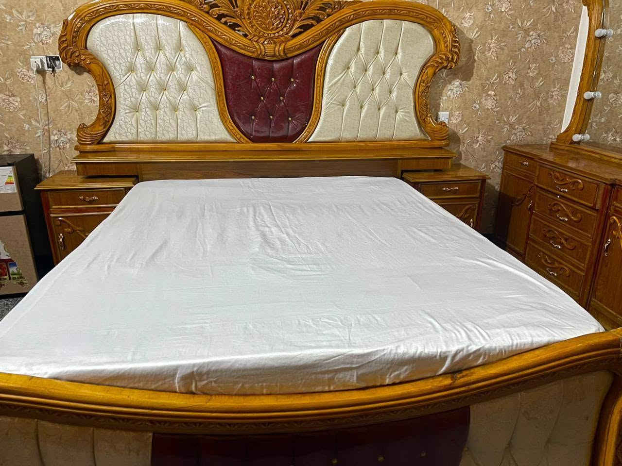 غرفة نوم • مستعملة • نضافة ٨٥٪