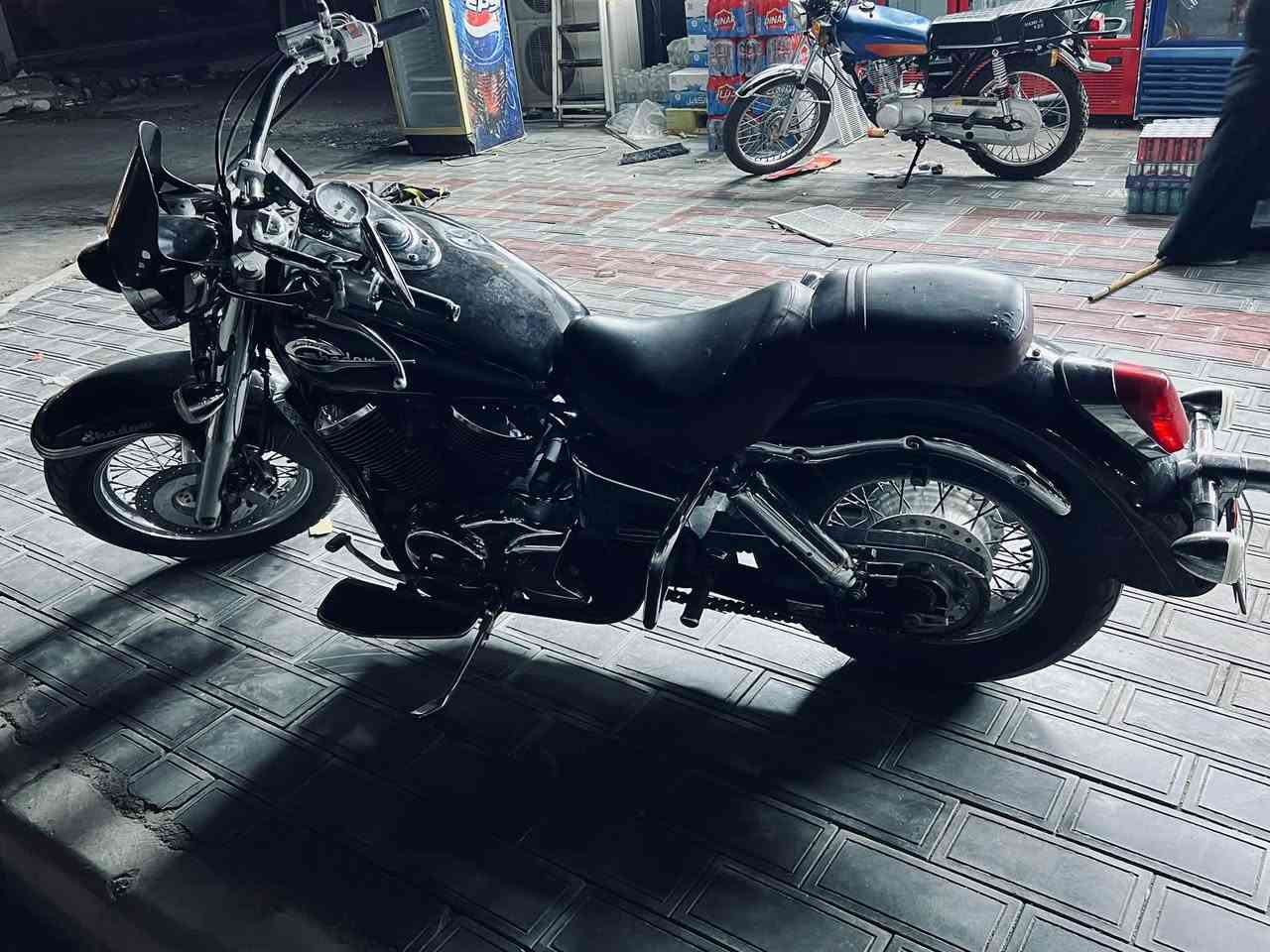 سلام عليكم هونده شادو ٤٠٠رقم كربلاء مديل ٢٠٠٢سعر ٢٦وبيها مجال مابيها نقص دراجه حلوه نضيفه مكانها كربلاء حي الرساله ‭‬ ‭***********‬
