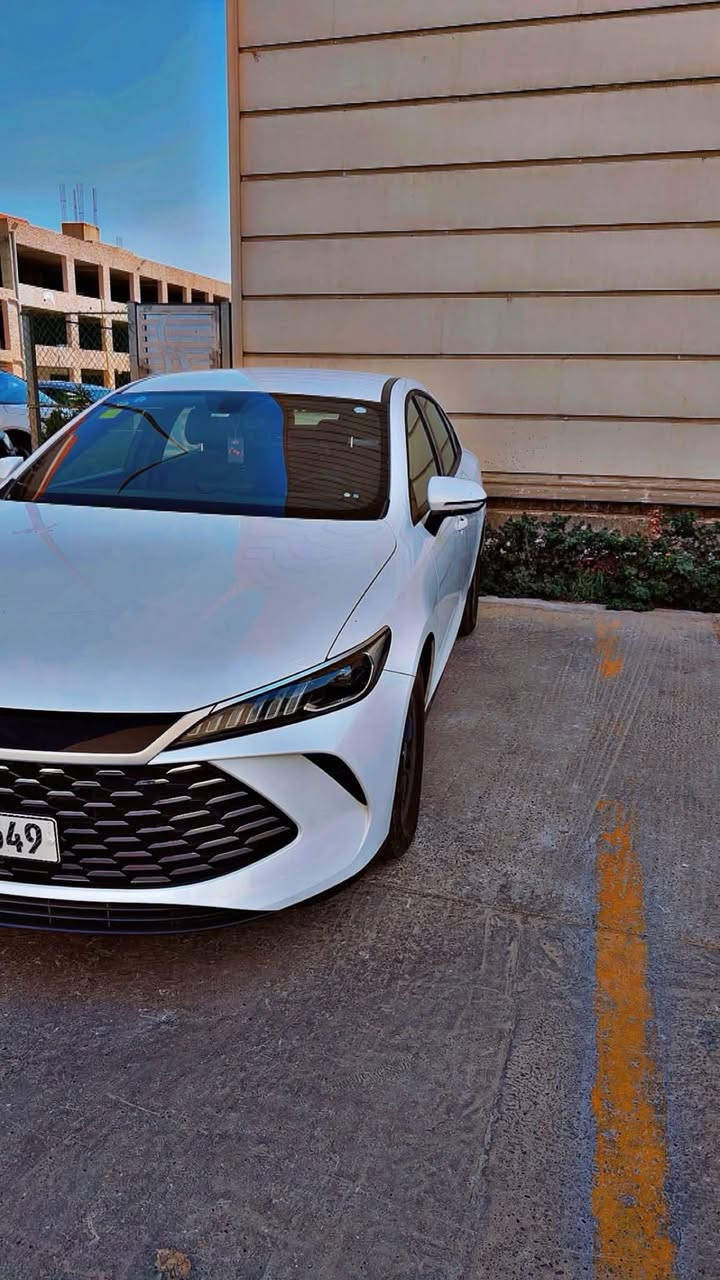 السلام عليكم ورحمة الله وبركاته
Byd كن بلص  للبيع 

موديل 2025

الرقم بغداد 

عداد المسافة 16 الف كيلو 

المكينة 10 آلاف وعالبطارية 6 الاف 

السيارة كير محرك بطارية كلشي مكفول على وضع الشركة 

مواصفات 

اوتو هولد 

تشغيل عن بعد 

بصمة باب سائق 

بصمة تشغيل 

تبريد ثلج ماشاءلله مو طبيعي 

التقويله تمشيك 2000 كيلو مع الشحن 

حساسات خلفية 

كامره خلفية 

كروز سرعة 

متعدده القياده 

ايكو وعادي وسبورت 

تسارعها من صفر لل 100. ب 8 ثواني 
بيها تكحيل بالدعامية الخلفية 

السعر 19 مليون و  200 وبيها مجال حك الجية 

يعني 128 ورقة 

المكان بغداد المنصور 

للتواصل 

واتساب 

***********

للتواصل اتصال 

***********
