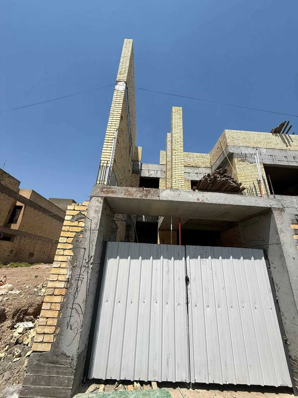 السلام عليكم 
تم على بركة الله 
ختم مرحلة البناء 
لموقع حي الجامعة (8)
على ارض بمساحة 300م
جميع اعمالنا تتم على ايدي ماهرة
رقم الهاتف / واتساب 
***********
