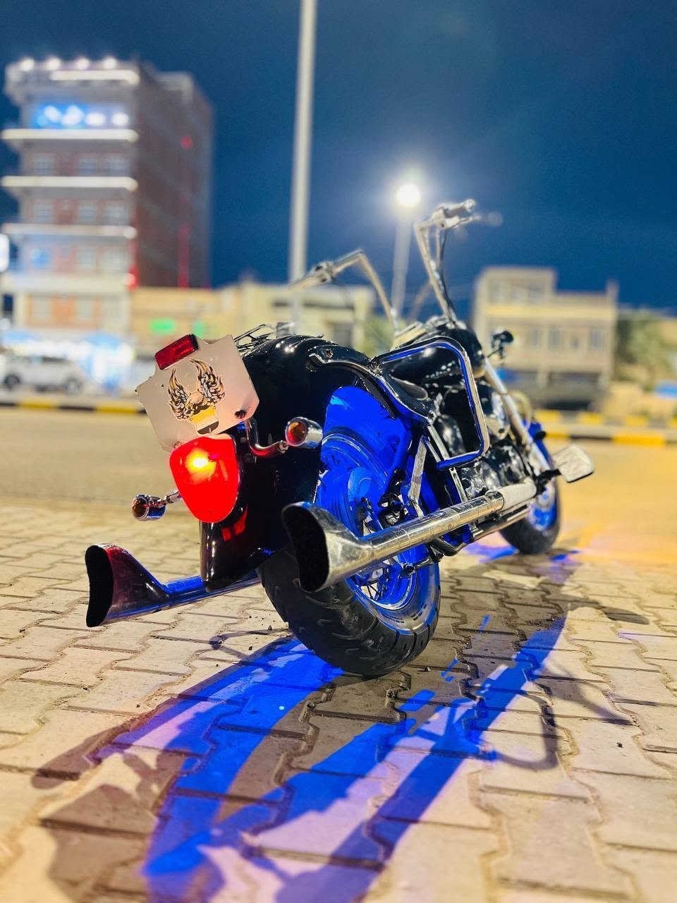 يالله السلام عليكم شباب دراك ستار 400cc
للبيع دراجه كامله ماناقصه اي شي اوراق  شوفه عينك 
1صالنصات يمنه ويسره 
2 لايت زنون عالي 
3 لون الدراجه بليل اسود بالنهار نيلي شذره تخبل
4كهربائيات كامله 
5 شي على شي دراجه ماناقصه اي شي فقط الدشلي مال السرعه 
ملاحضه اللون الازرك هذا لاصق شوكت متحب تغيره او شلعه ينشال 
السعر المطلوب 12$  مع مجال قليل ***********
