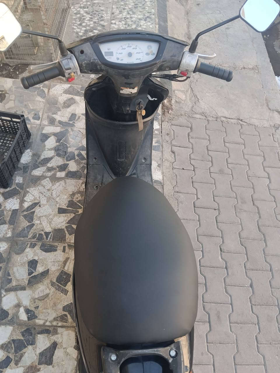 سلام عليكم دراجه عصفوريه ستين للبيع دراجه حلوه اونضيفه نكره سلف نص هندرتشتغل بس اشويه الكابريتراتخربط بس شغاله اوتمشي اوبيهه اصوت قليل بلكسل مكاني الكاظمية قرب شارع اصنايع اسعر275اوبيهه مجال رقم الهاتف***********
